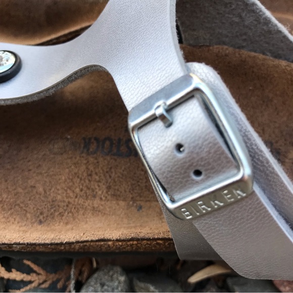💙Birkenstock Gizeh Silver Thong Sandal - Picture 2 of 13